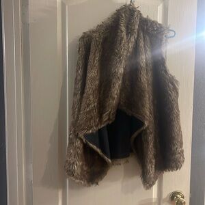 Mossimo Reversible faux fur vest size L
